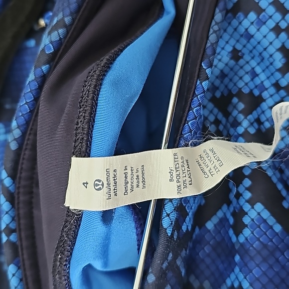 396. Lululemon Speed Tight IV - Picture 6 of 7